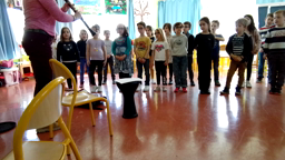 Un oiseau chante (avril)