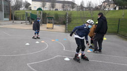 Rollers séance 3 Se laisser glisser entre deux lignes de plots