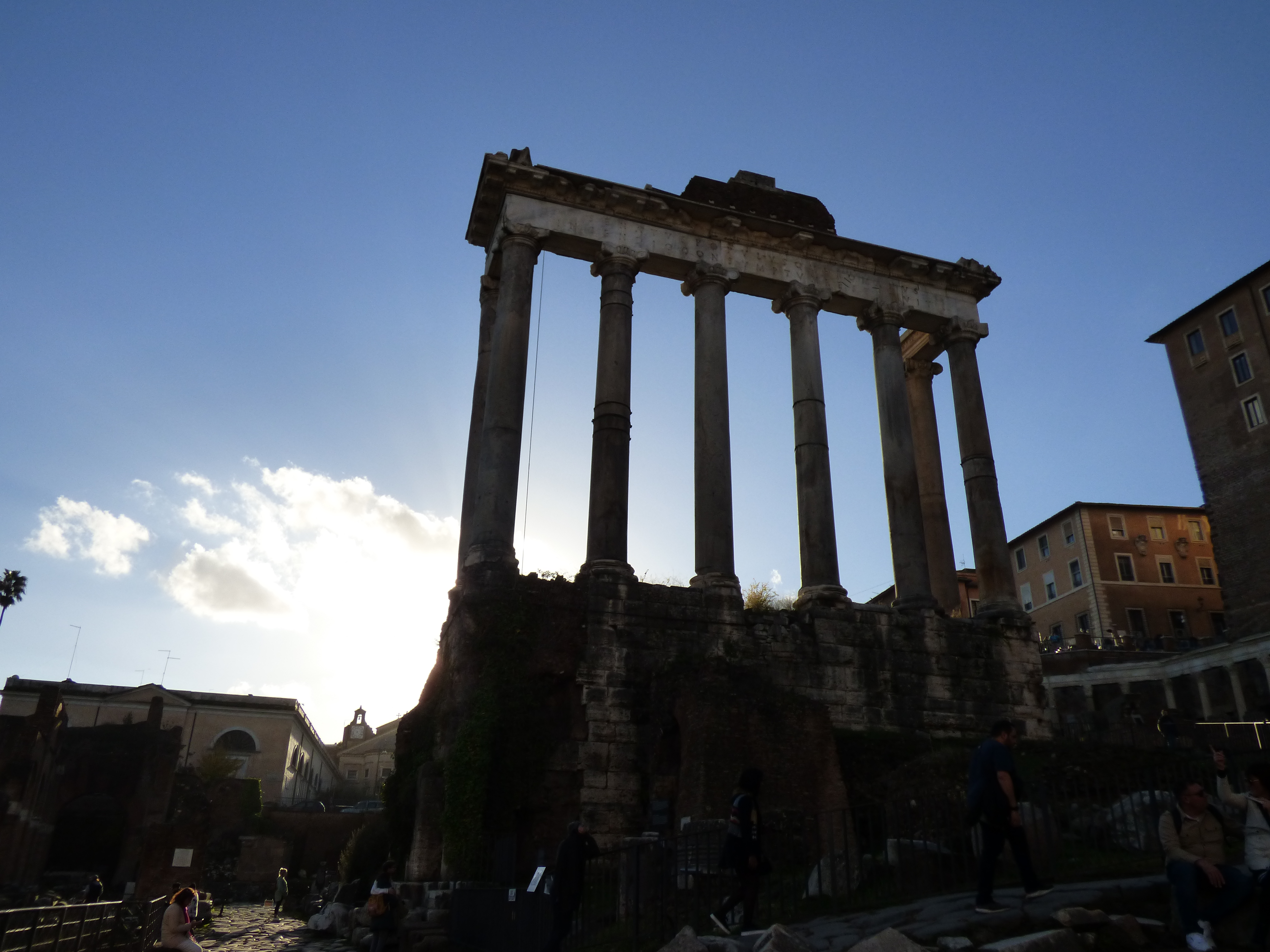 FORUM ROMAIN.Temple de Saturne
