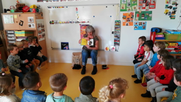une autrice illustratrice à l'école