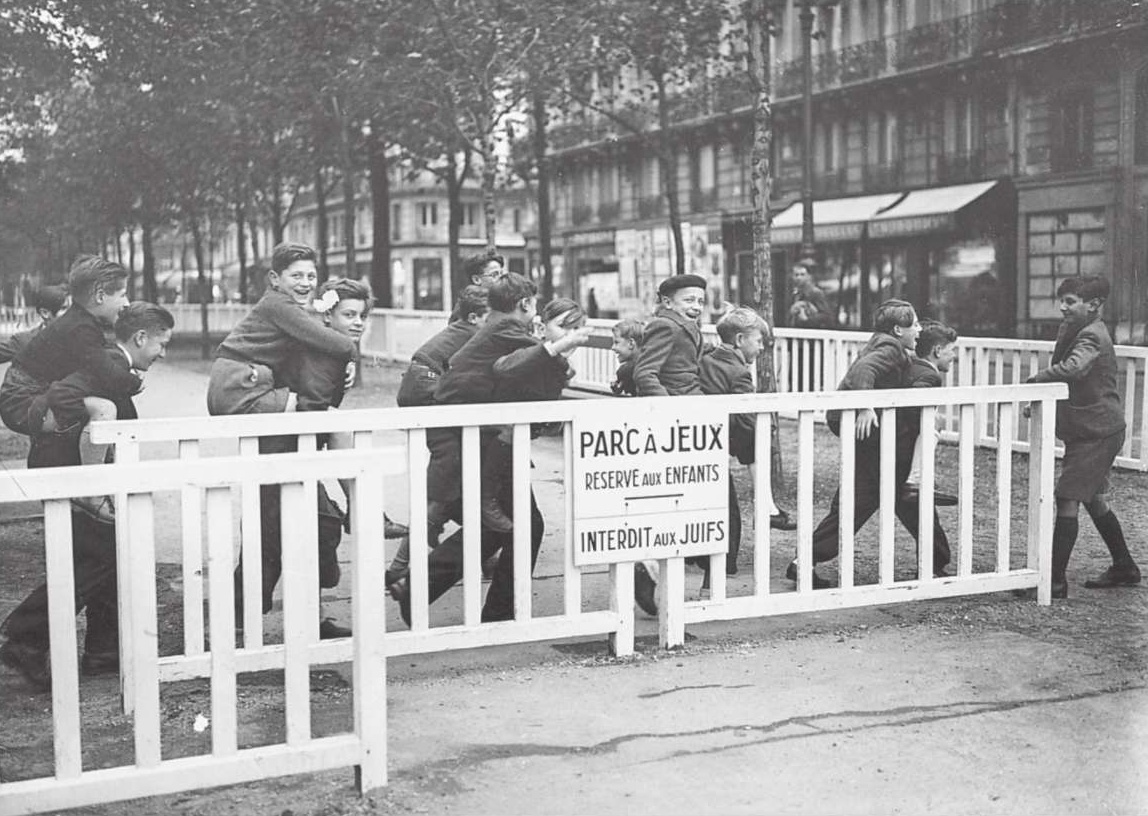 Interdictions faites aux Juifs en 1942