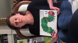 La chenille qui fait des trous 