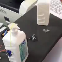 Distributeur de gel hydroalcoolique