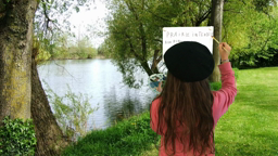 "Quelque part, au bord de la Sarthe"