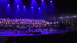 Concert Sing'In dirigé par Paul Smith avec 400 choristes !
