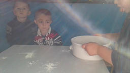 Former un puits avec la farine