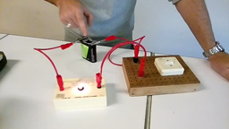 Utiliser l'ampèremètre