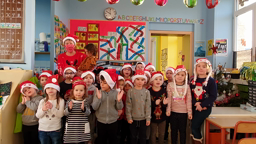 Spectacle de chants virtuel - Père Noël frappe à la porte