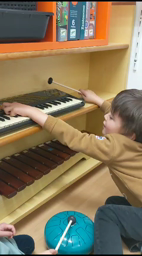 Léon et le coin musique