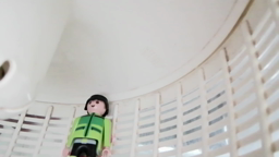 Video - Playmobil dans une essoreuse à salade