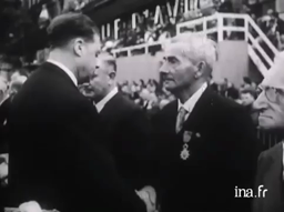 De Gaulle presente la Ve République