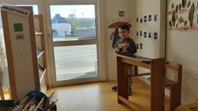A la bibliothèque