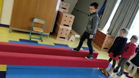 S'équilibrer sur un banc 1