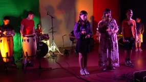 Barâyé- Hymne liberté de la jeunesse iranienne chanté par les élèves de l'atelier musique