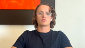 Pierre, acheteur pour une grande entreprise, présente son parcours depuis son bac STMG.
